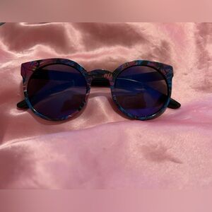 Trendy Sunglasses with Pink and Blue Accents